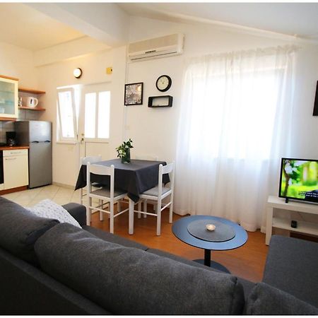 Studio Apartman Elena Primošten Esterno foto